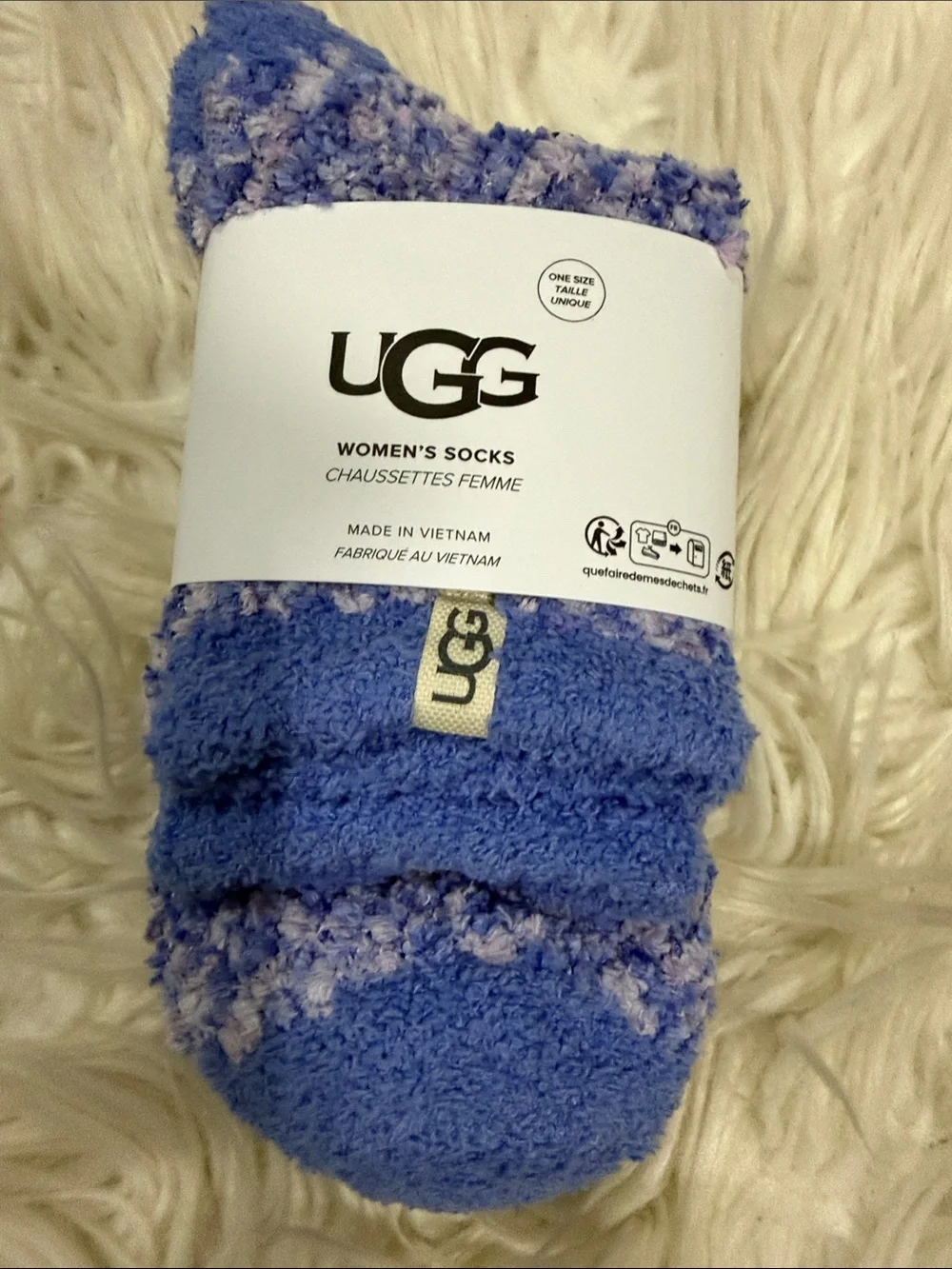 UGG Women's Blue Cozy Fuzzy Crew Socks